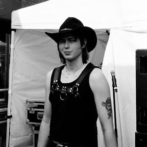 Meet your Posher, Theo